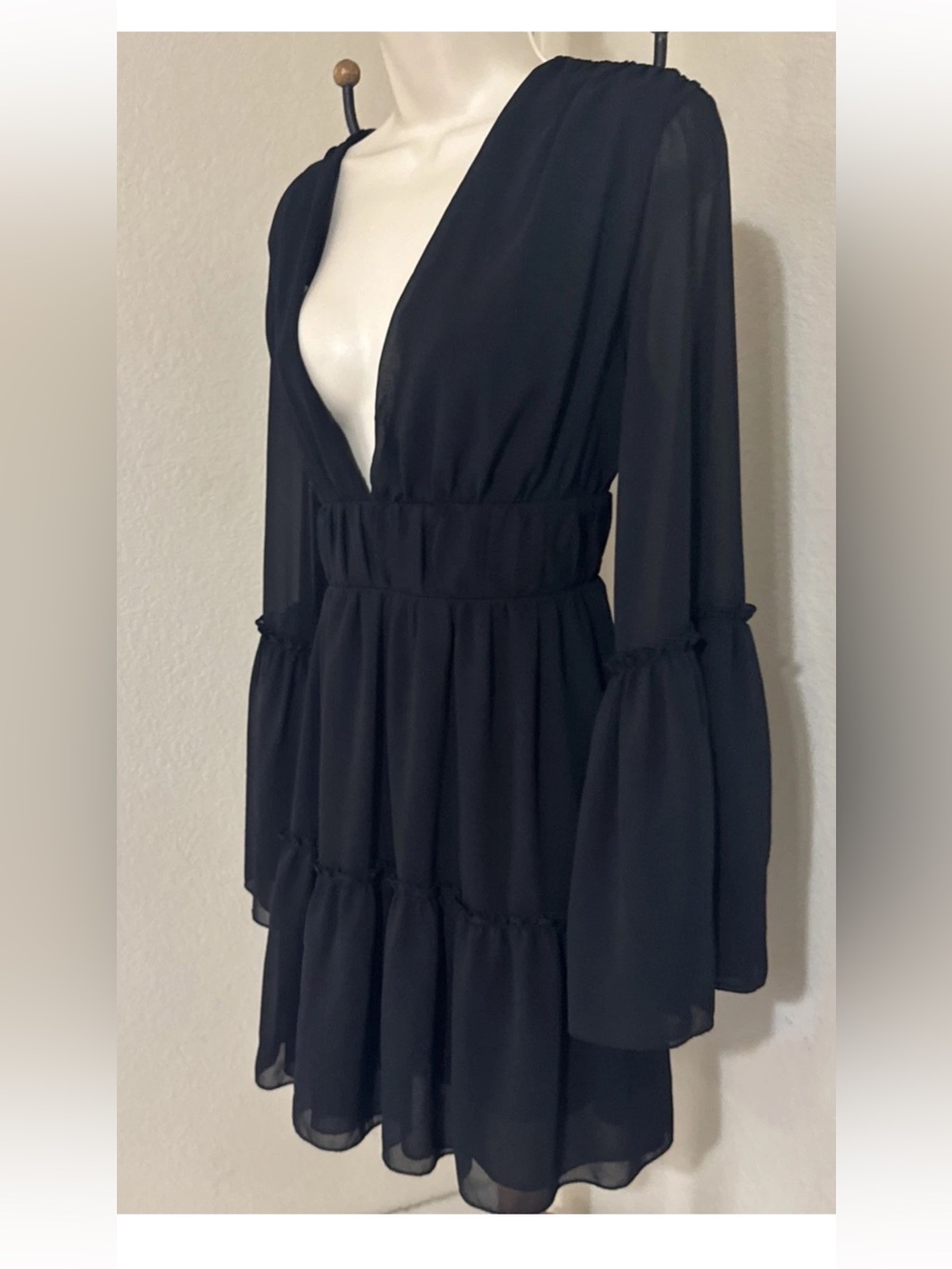 Women’s Black Plunging Neck Frill Ruffle Hem Chiffon Dress Size XL - Picture 10 of 16